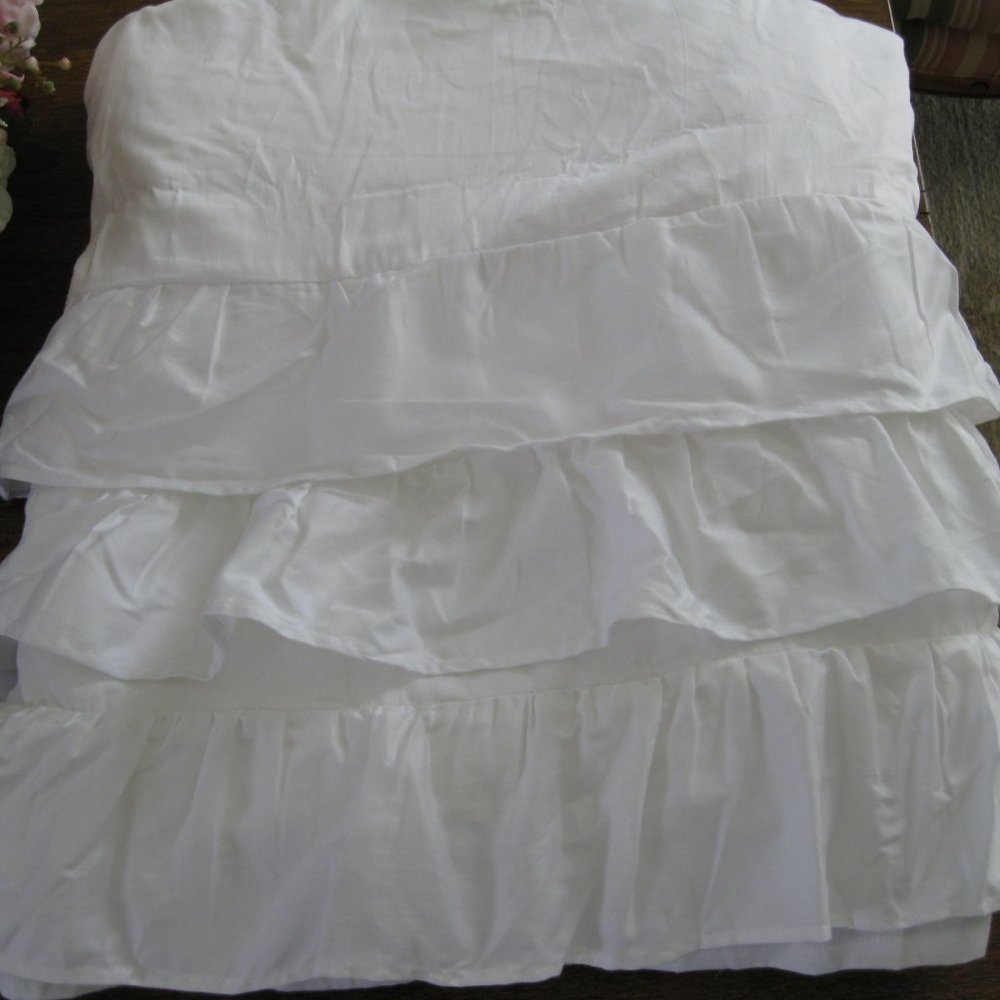 King Chic and Shabby 3 Layer White Ruffled Bedskirt